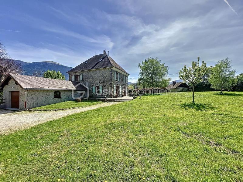 Maison en pierre - 160 m² - 6 pièces