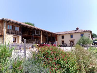 Maison ancienne - 270 m² - 13 pièces