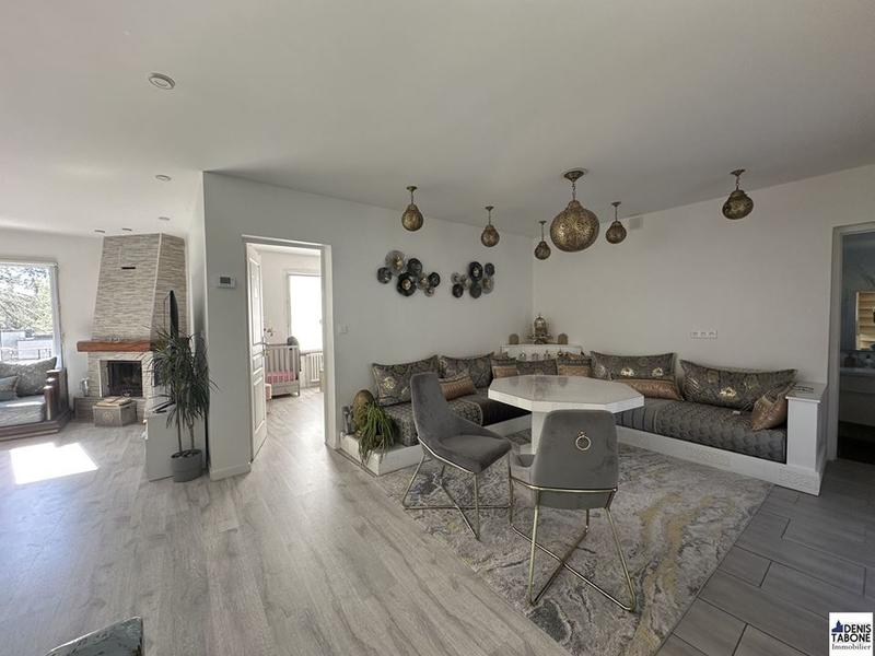 Maison traditionnelle - 131 m² - 7 pièces