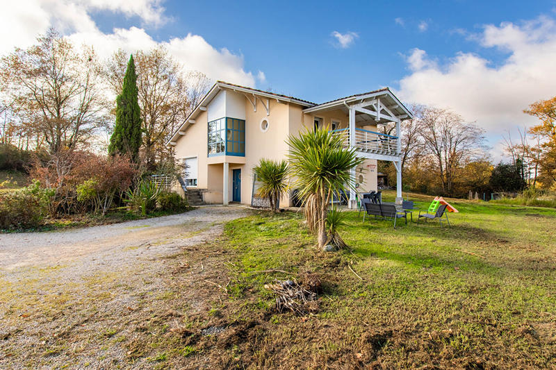 Maison - 142 m² - 6 pièces