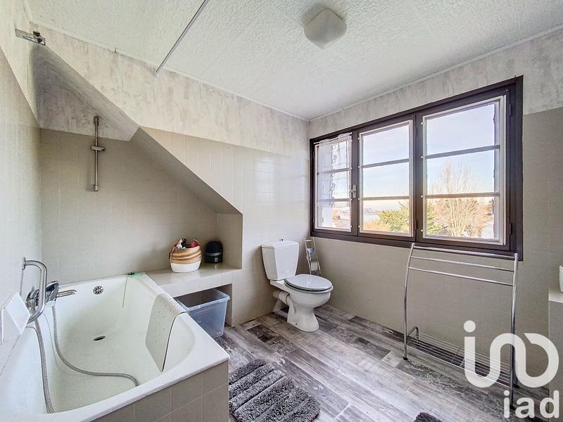 Maison - 161 m² - 8 pièces