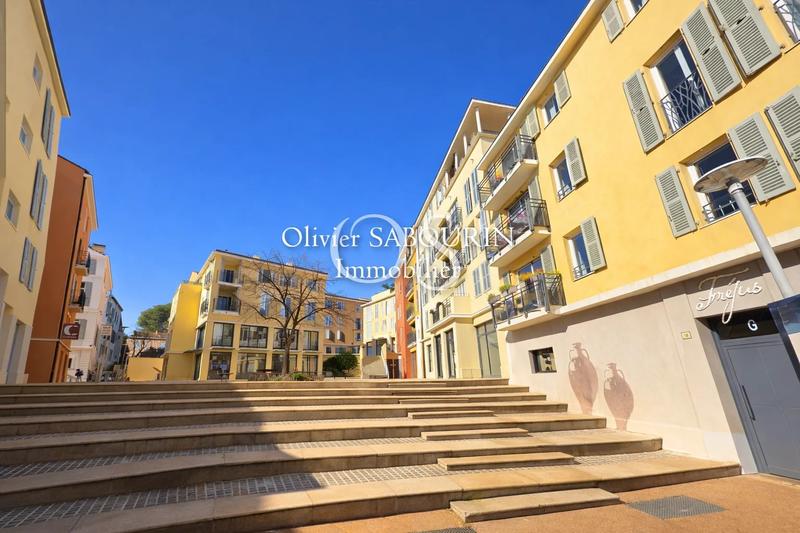 Appartement - 90 m² - 4 pièces