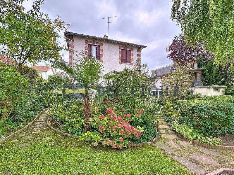 Maison - 90 m² - 3 pièces