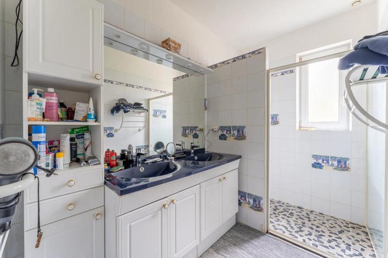 Maison - 275 m² - 7 pièces