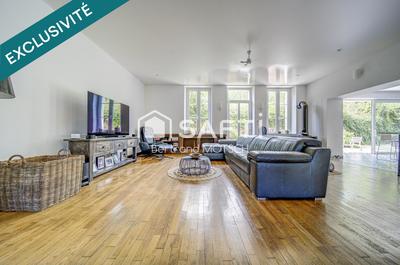 Maison de maîtres - 280 m² - 12 pièces