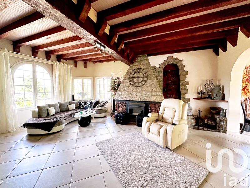 Maison - 220 m² - 6 pièces