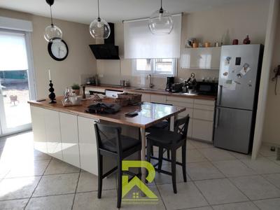 Maison - 121 m² - 4 pièces