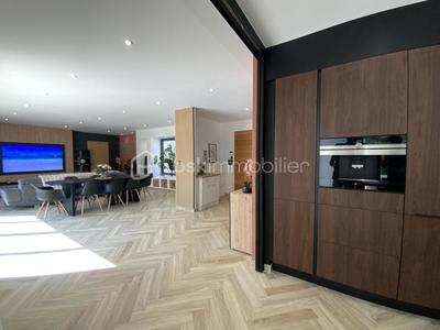 Maison - 180 m² - 6 pièces