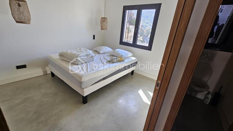 Maison - 172 m² - 3 pièces