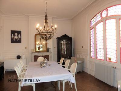 Maison - 290 m² - 10 pièces