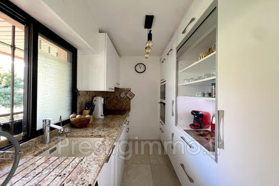 Appartement - 79 m² - 3 pièces