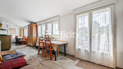 Maison - 148 m² - 5 pièces