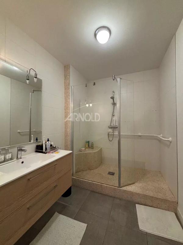 Appartement - 170 m² - 7 pièces