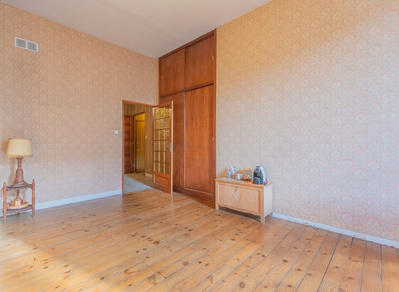 Maison - 600 m² - 8 pièces