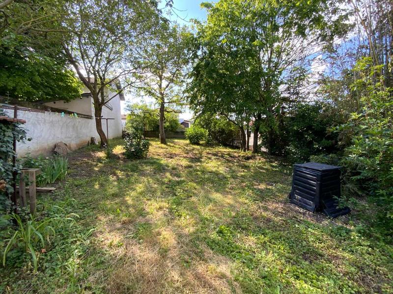 Maison - 275 m² - 12 pièces