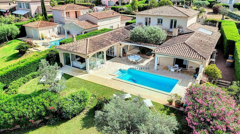 Villa - 276 m² - 8 pièces