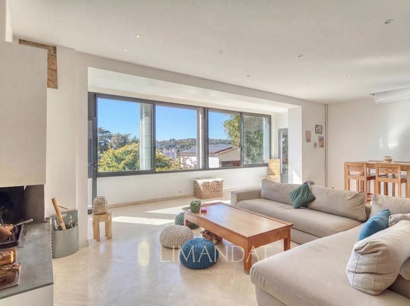 Villa - 201 m² - 7 pièces