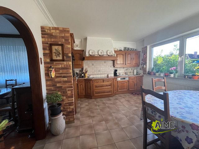 Maison - 211 m² - 7 pièces