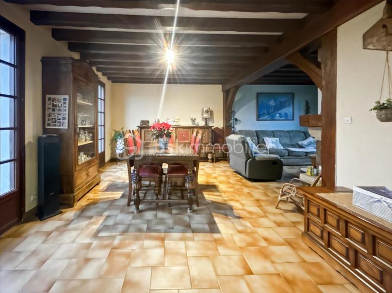 Maison traditionnelle - 117 m² - 6 pièces