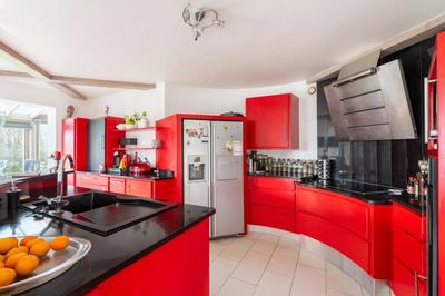 Maison d'architecte - 360 m² - 10 pièces