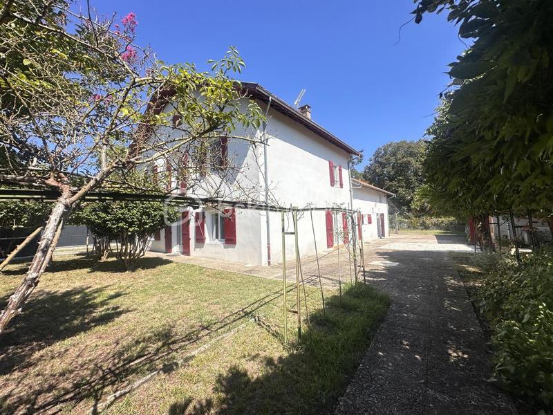 Maison - 291 m² - 11 pièces