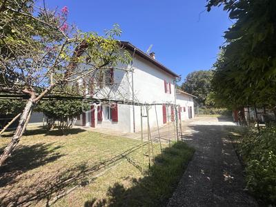 Maison - 291 m² - 11 pièces