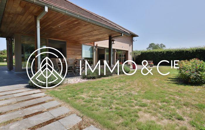 Maison - 222 m² - 6 pièces