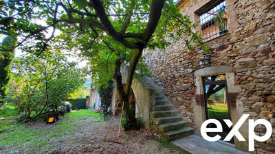 Maison - 280 m² - 12 pièces