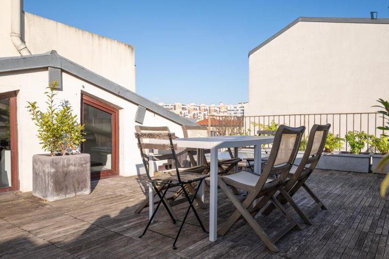 Chambre - 10 m² - 7 pièces