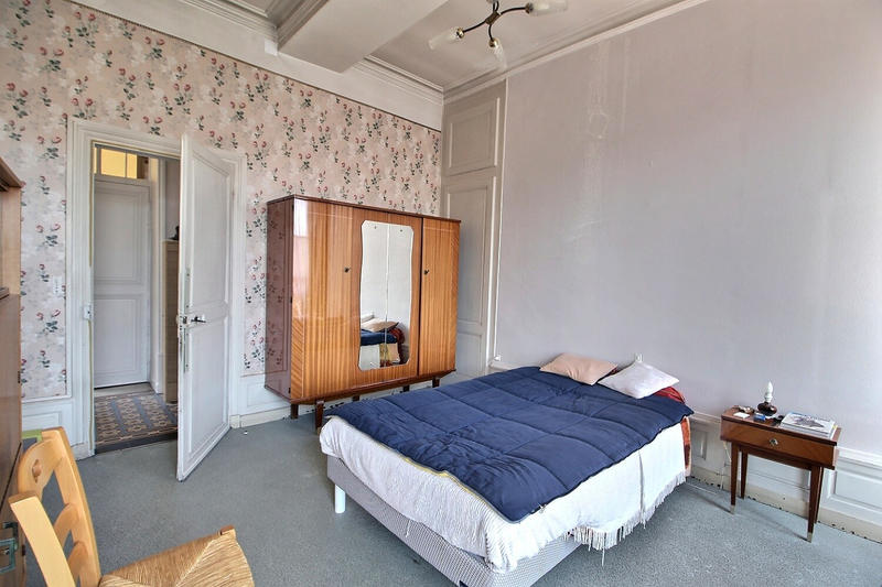 Demeure - 255 m² - 8 pièces