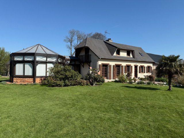 Maison - 259 m² - 9 pièces