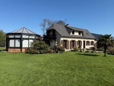 Maison - 259 m² - 9 pièces