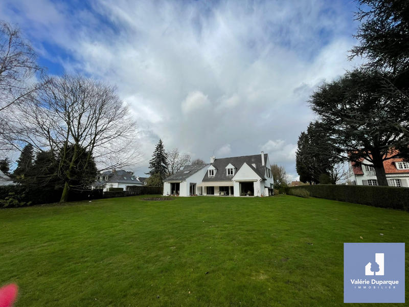 Villa - 235 m² - 7 pièces