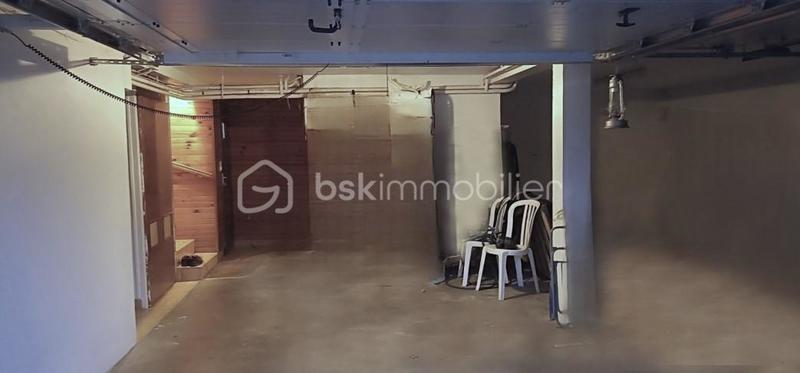 Maison - 185 m² - 7 pièces