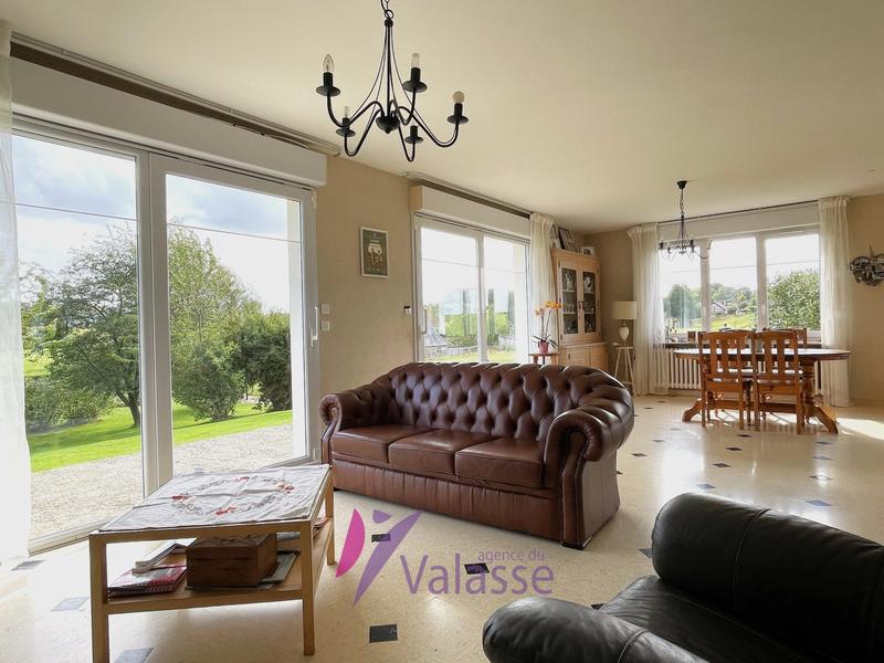 Maison traditionnelle - 162 m² - 6 pièces