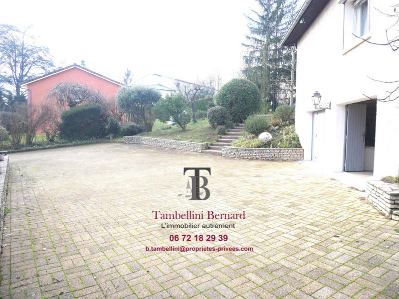 Demeure - 185 m² - 7 pièces