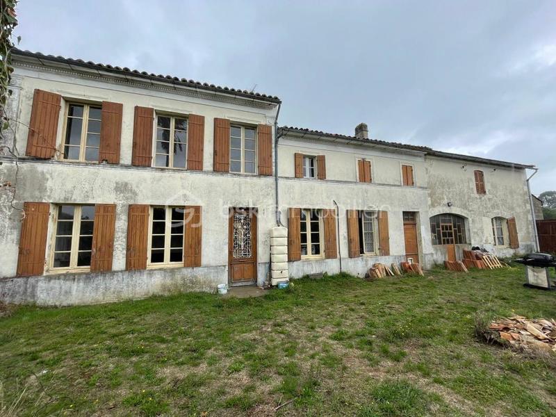 Maison - 268 m² - 11 pièces