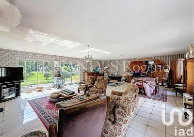 Maison - 196 m² - 8 pièces