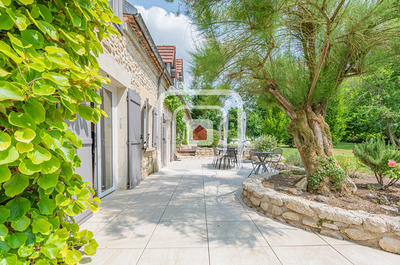 Maison - 350 m² - 8 pièces