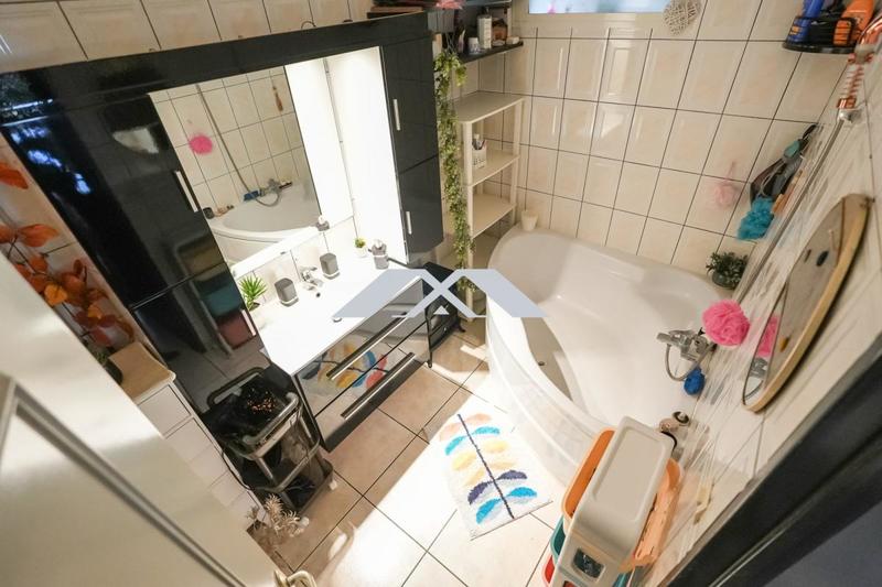 Maison - 222 m² - 5 pièces