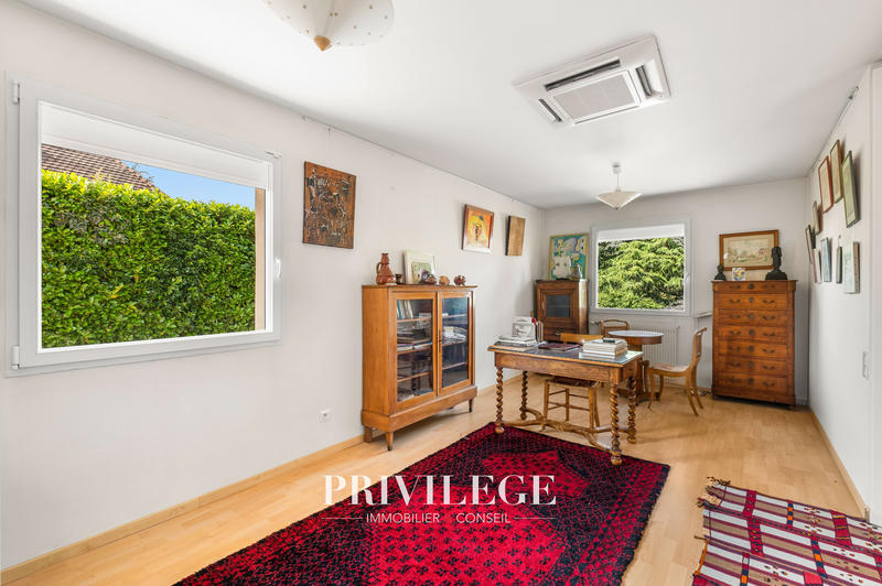 Maison - 200 m² - 6 pièces