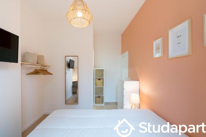 Chambre - 24 m² - 1 pièce