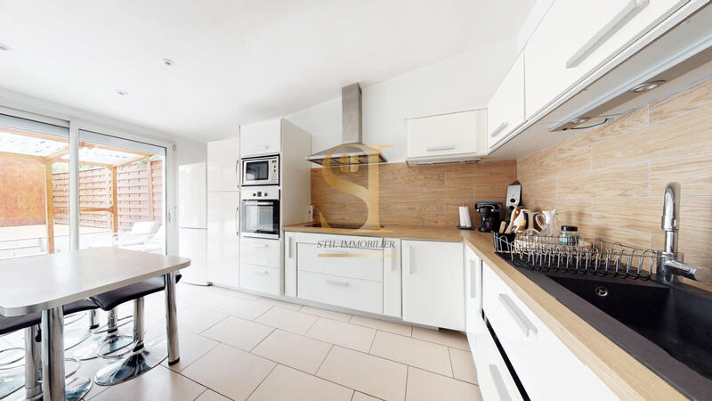 Maison - 142 m² - 6 pièces