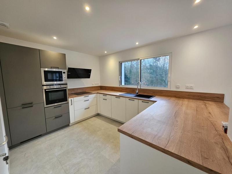 Maison - 121 m² - 5 pièces