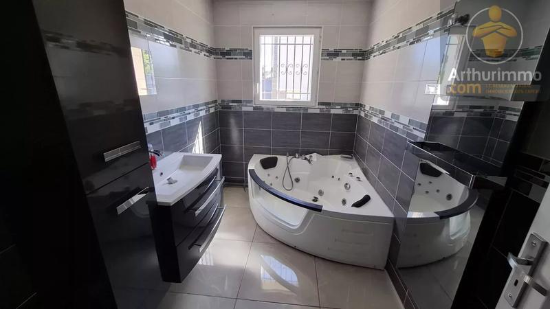 Maison - 85 m² - 3 pièces