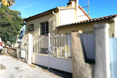 Maison - 96 m² - 5 pièces