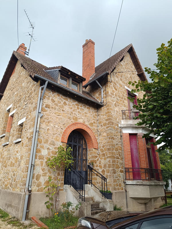 Maison - 90 m² - 4 pièces