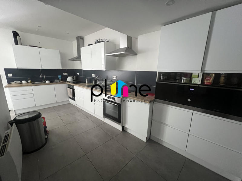 Appartement - 238 m² - 11 pièces