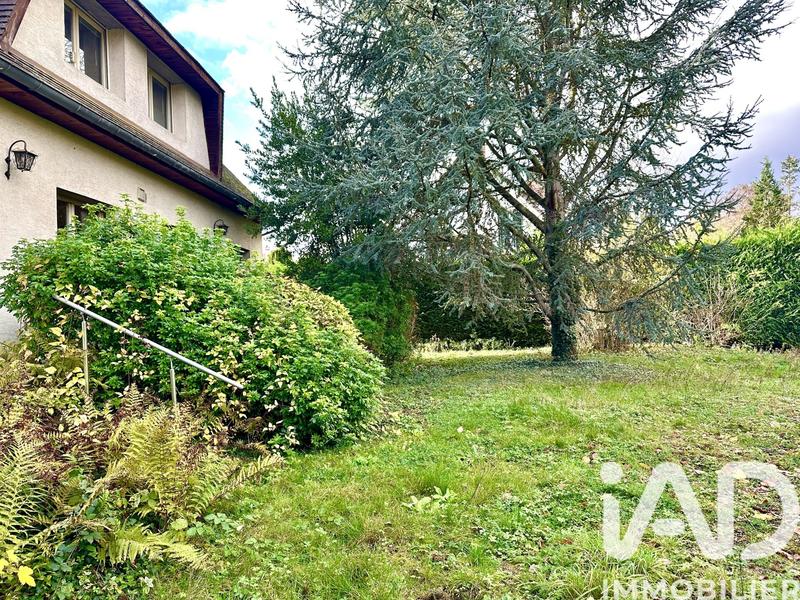 Maison - 182 m² - 8 pièces