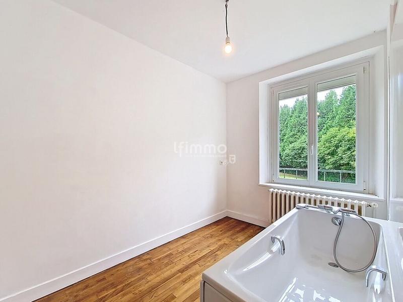Maison - 213 m² - 9 pièces